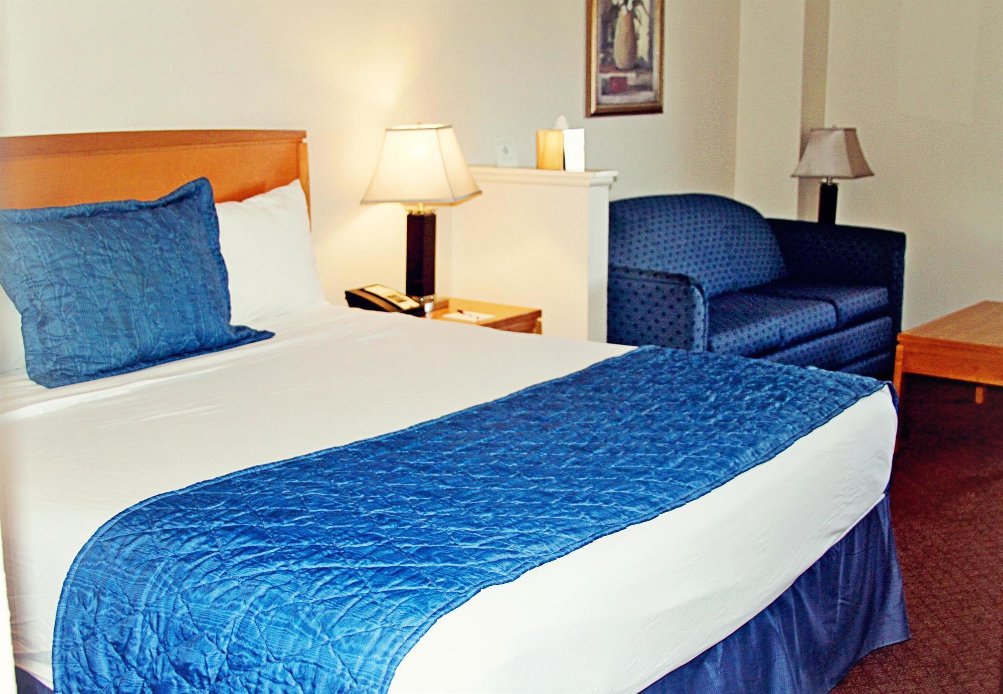 Ramada By Wyndham Kissimmee Downtown Hotel Екстер'єр фото