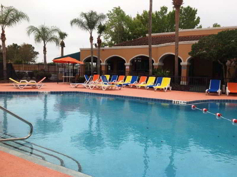 Ramada By Wyndham Kissimmee Downtown Hotel Екстер'єр фото