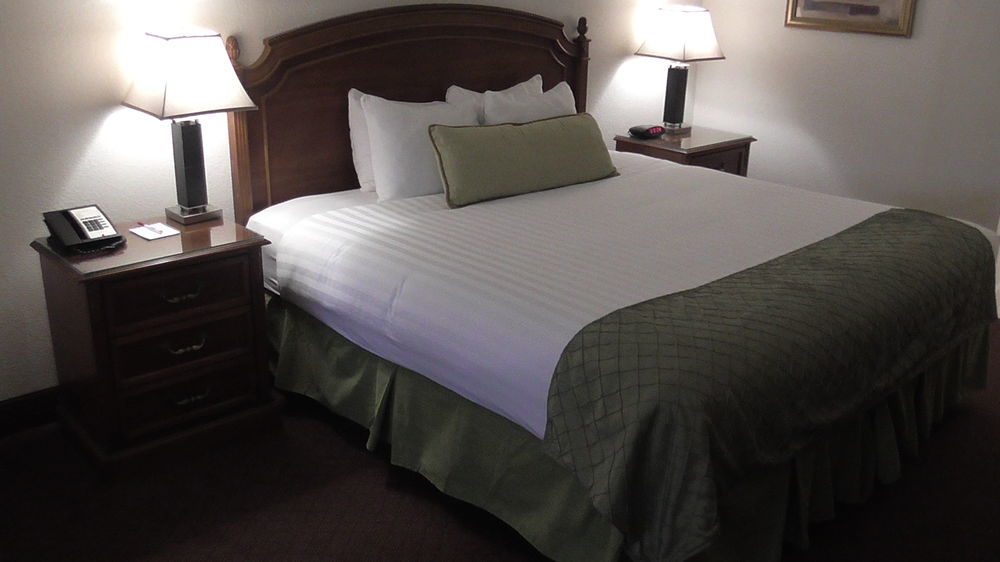 Ramada By Wyndham Kissimmee Downtown Hotel Екстер'єр фото