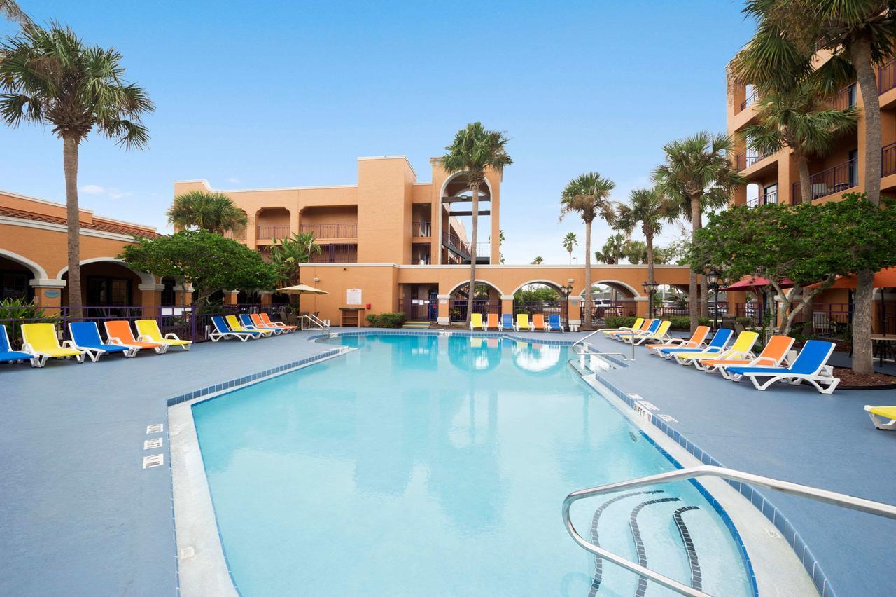 Ramada By Wyndham Kissimmee Downtown Hotel Екстер'єр фото