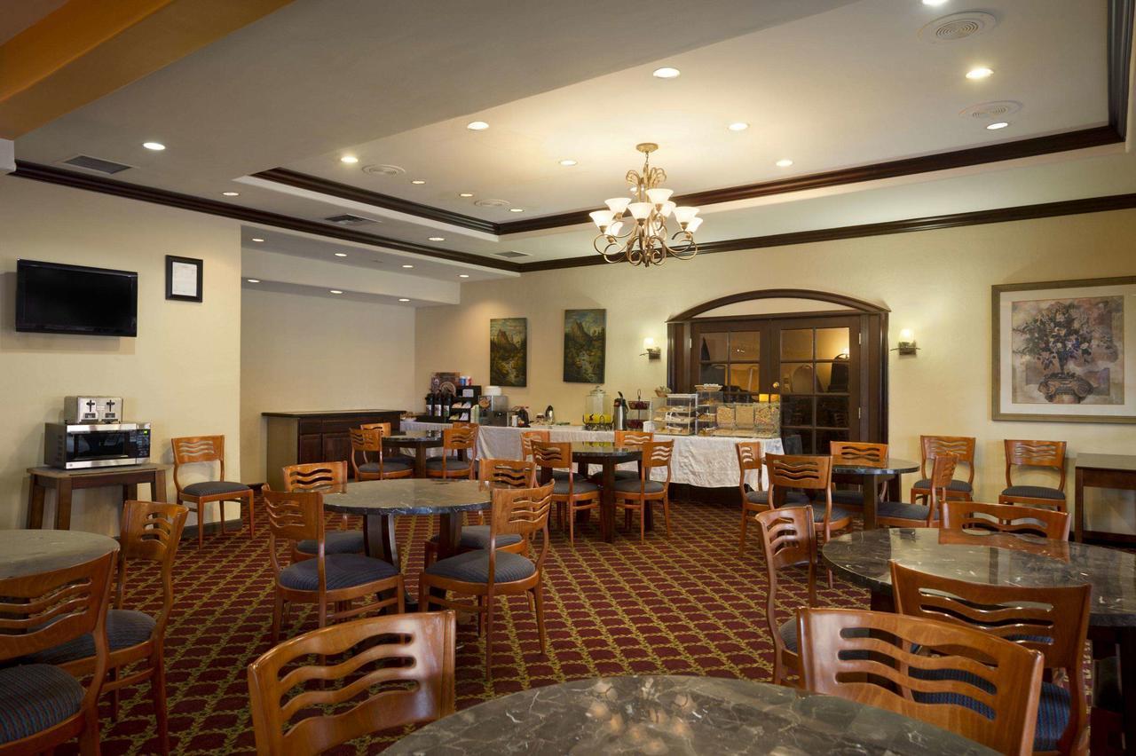 Ramada By Wyndham Kissimmee Downtown Hotel Екстер'єр фото