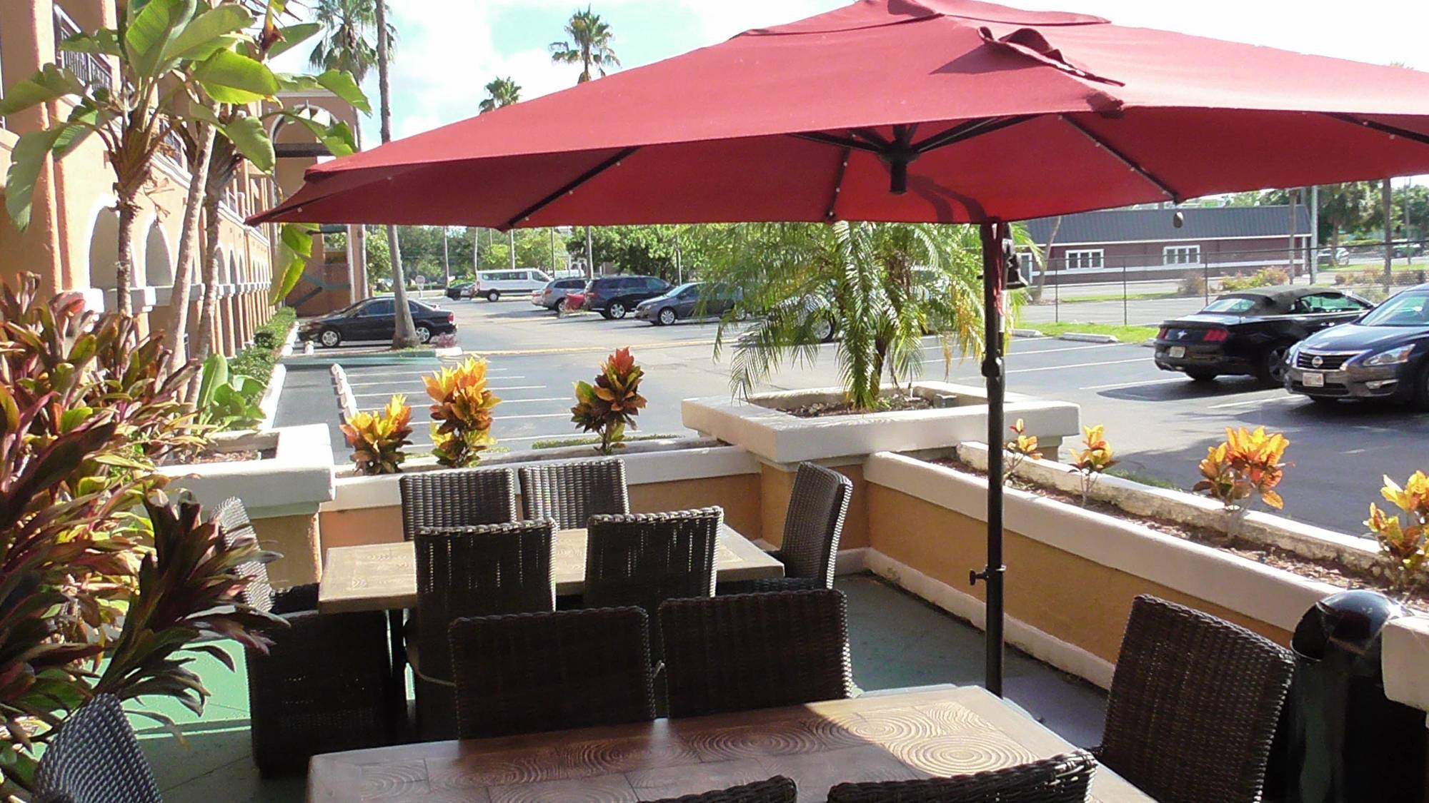 Ramada By Wyndham Kissimmee Downtown Hotel Екстер'єр фото