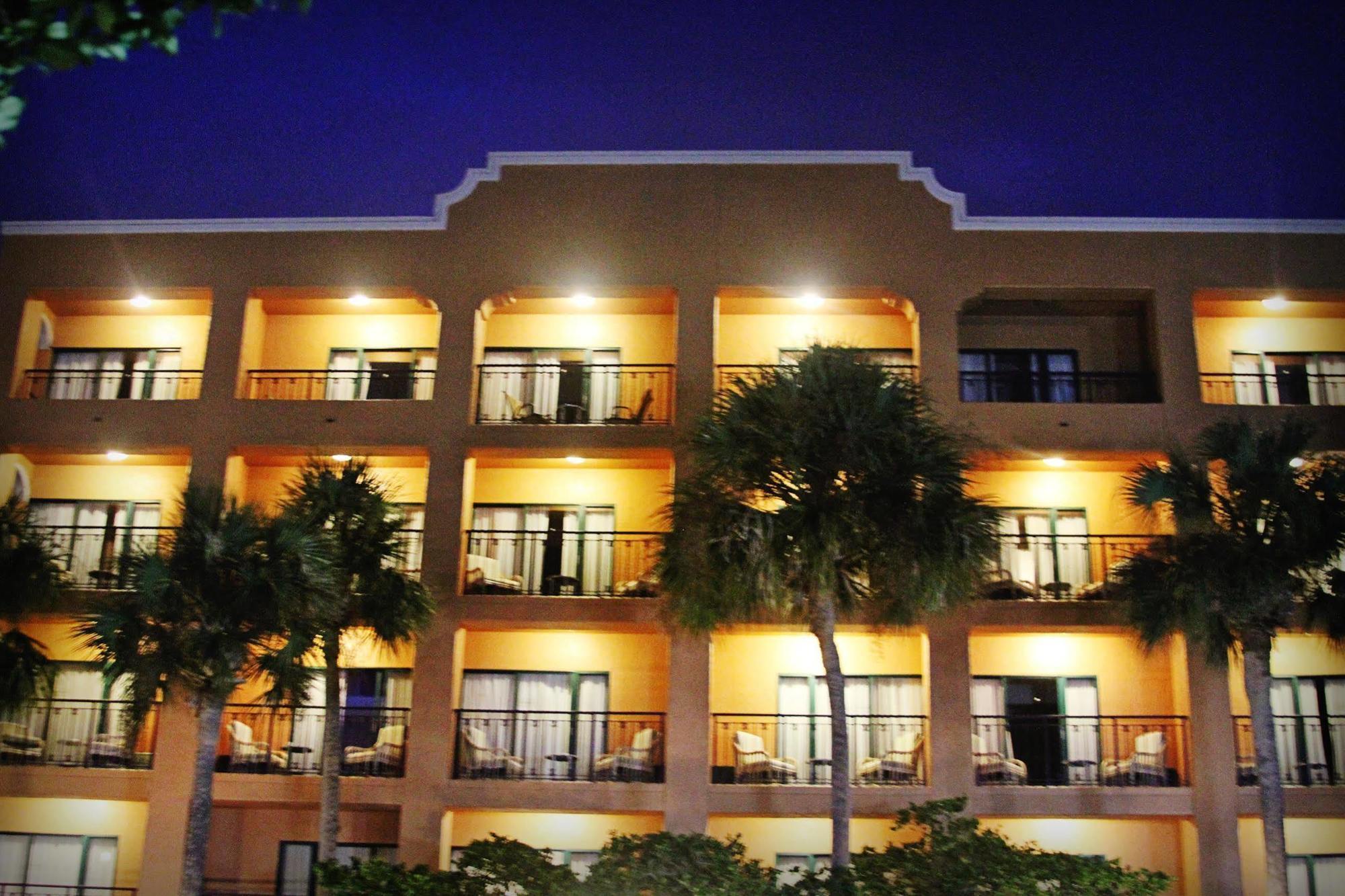 Ramada By Wyndham Kissimmee Downtown Hotel Екстер'єр фото