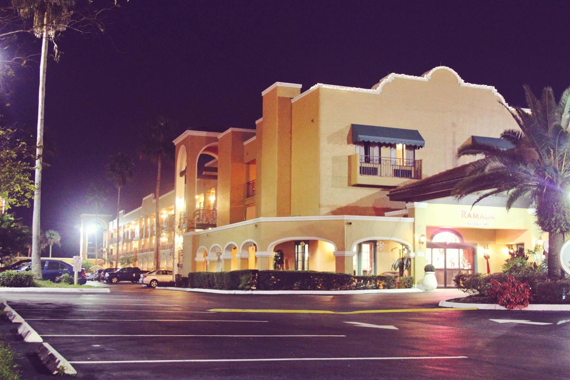 Ramada By Wyndham Kissimmee Downtown Hotel Екстер'єр фото