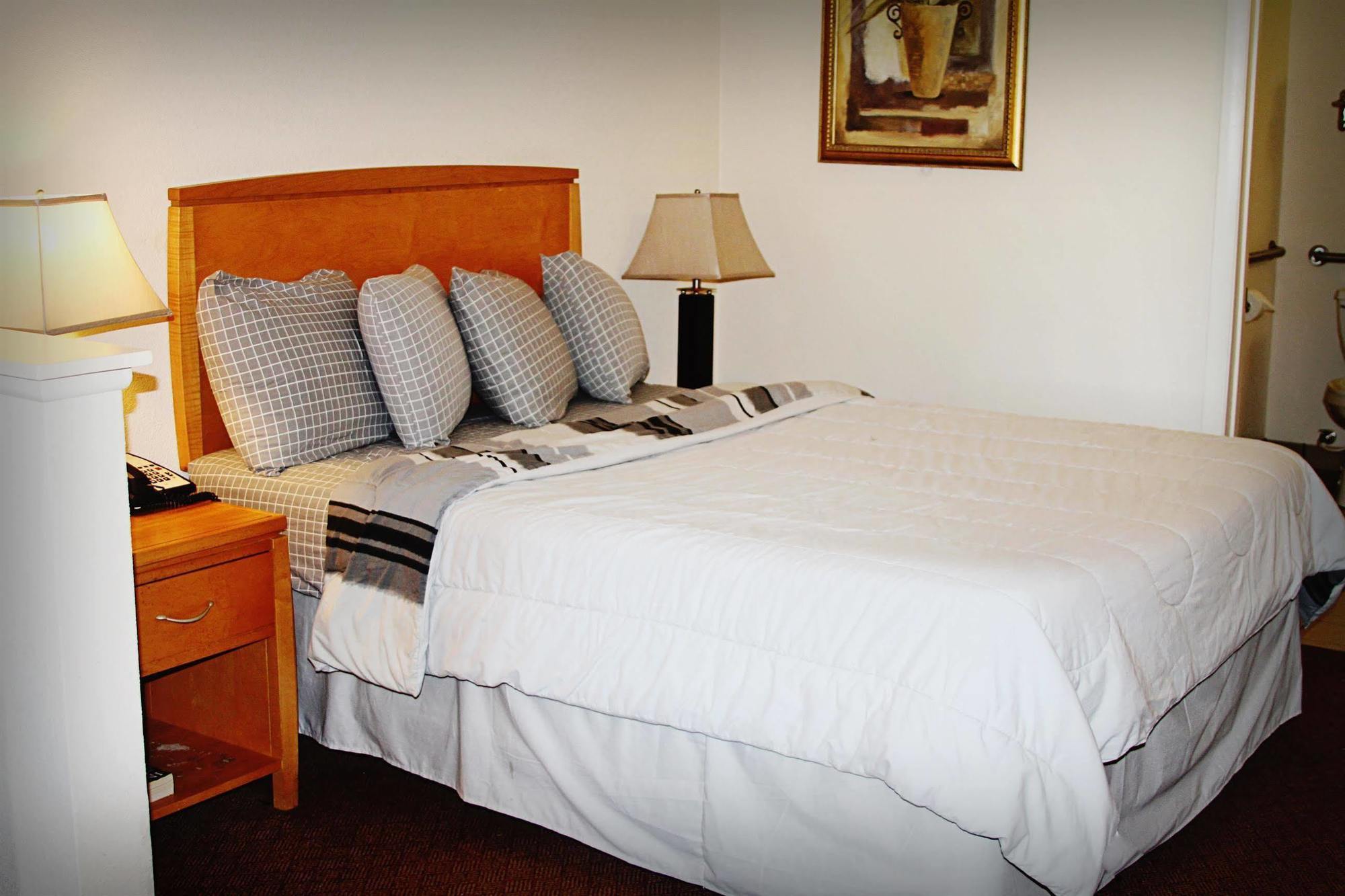 Ramada By Wyndham Kissimmee Downtown Hotel Екстер'єр фото