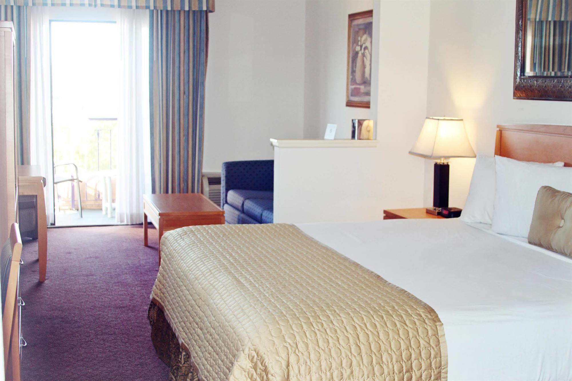 Ramada By Wyndham Kissimmee Downtown Hotel Екстер'єр фото